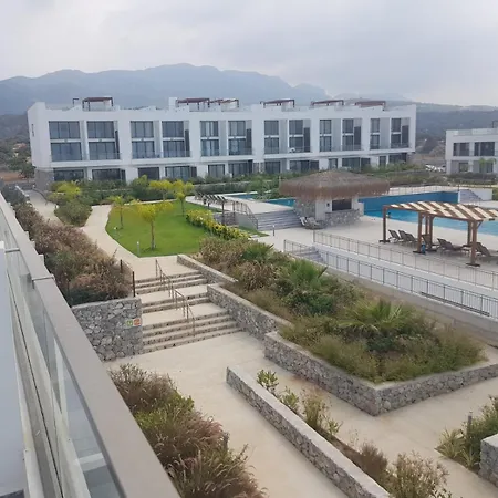 Stunning New Studio Apartment, Eco Wellness Resort, Heated Pool, Spa, Hot Tub Daire *